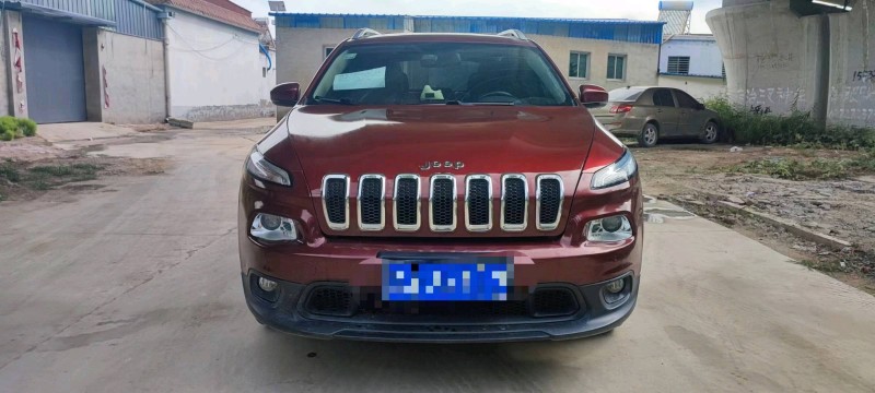 保定18年Jeep自由光1