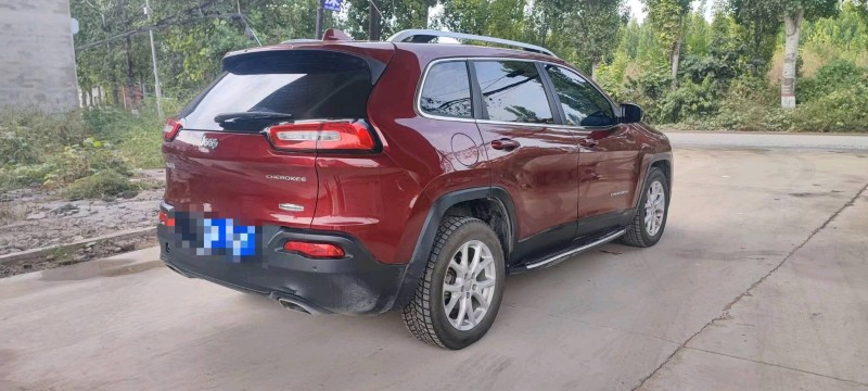 保定18年Jeep自由光8