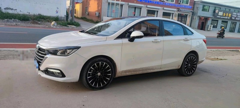 保定18年北汽绅宝D503