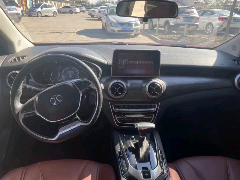 保定18年北汽绅宝D507