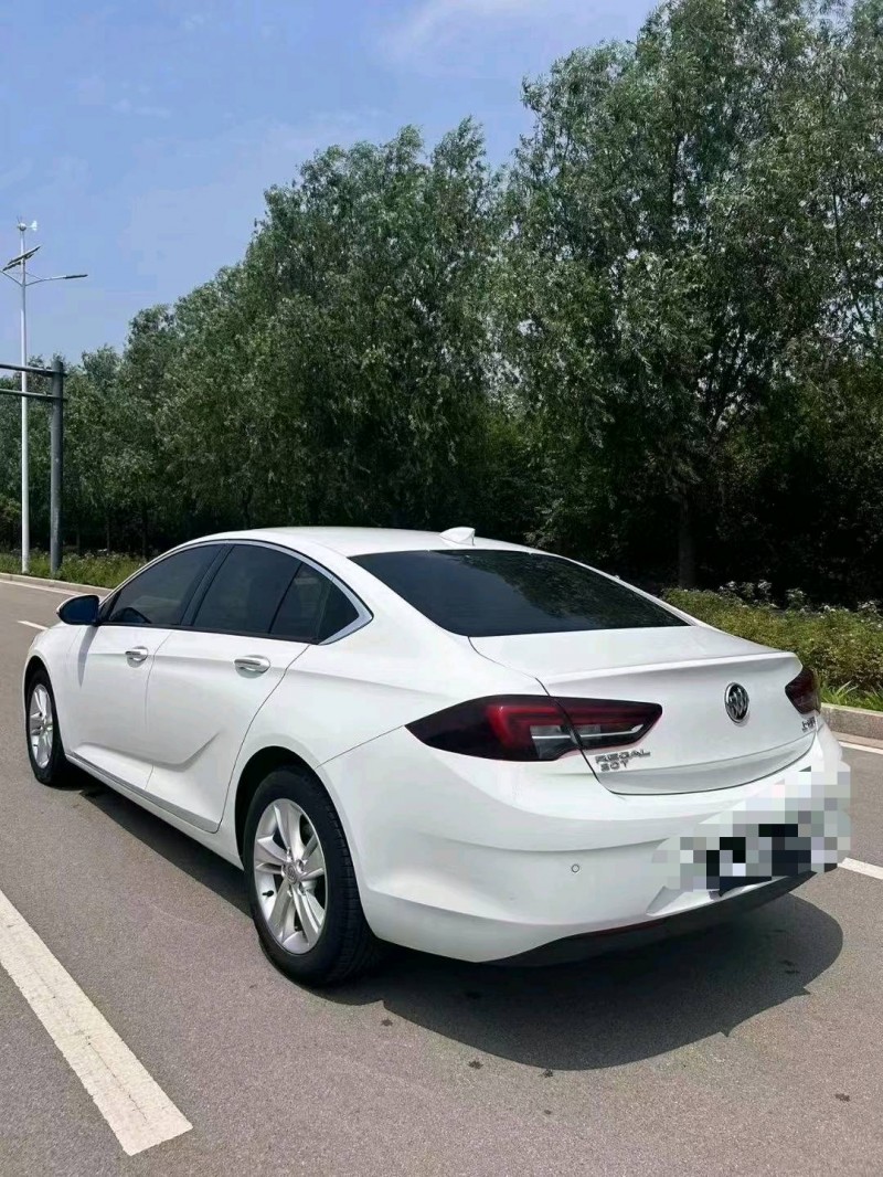 枣庄18年别克君威8