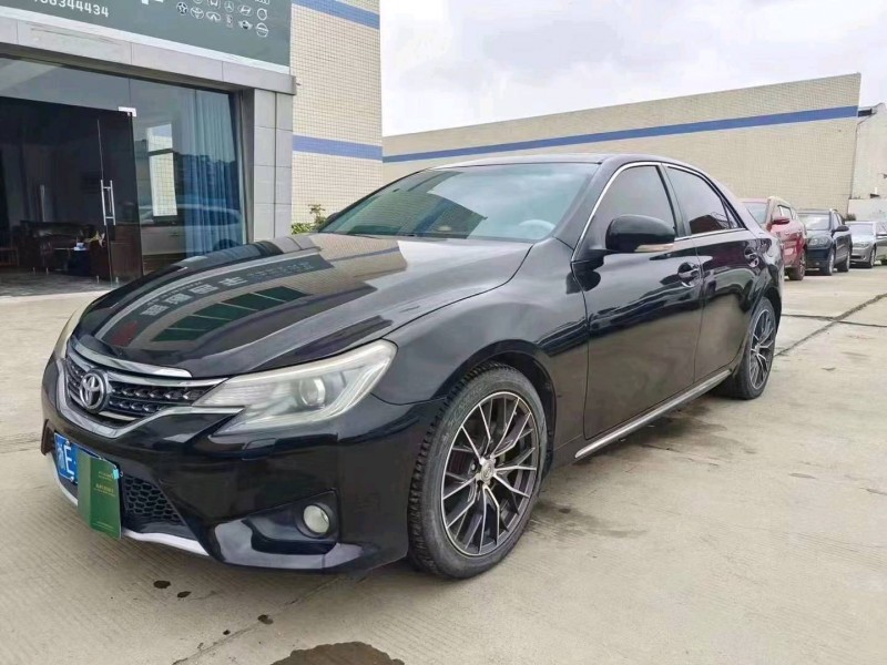 成都15年丰田锐志2