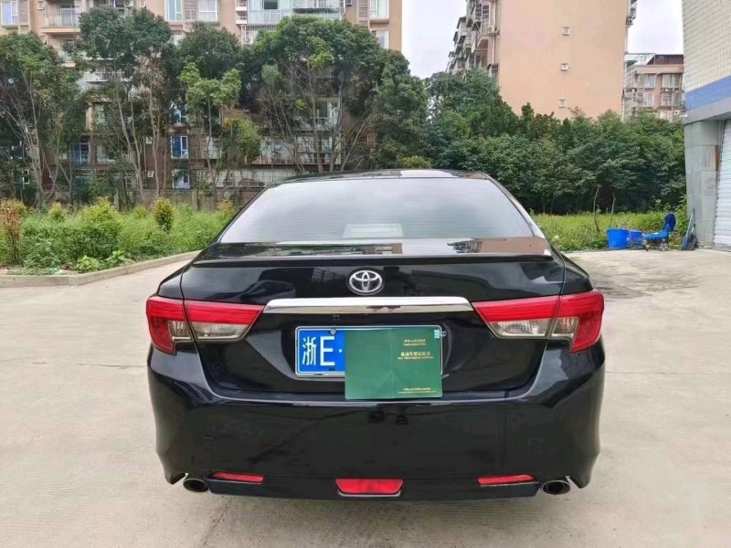 成都15年丰田锐志8