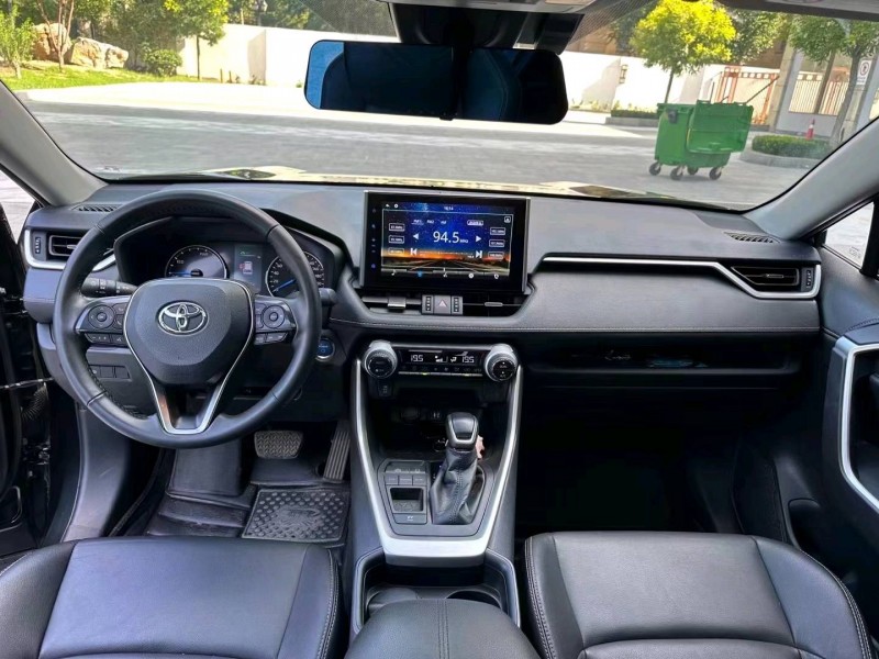 廊坊21年丰田威兰达5