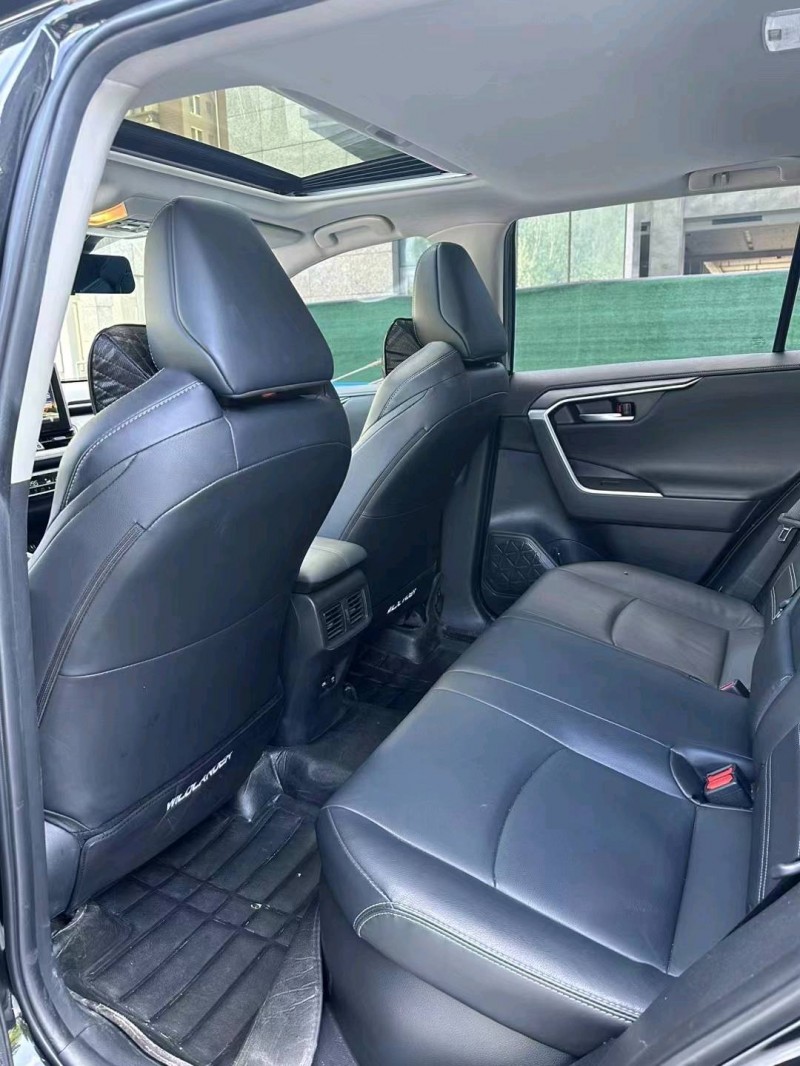 廊坊21年丰田威兰达6