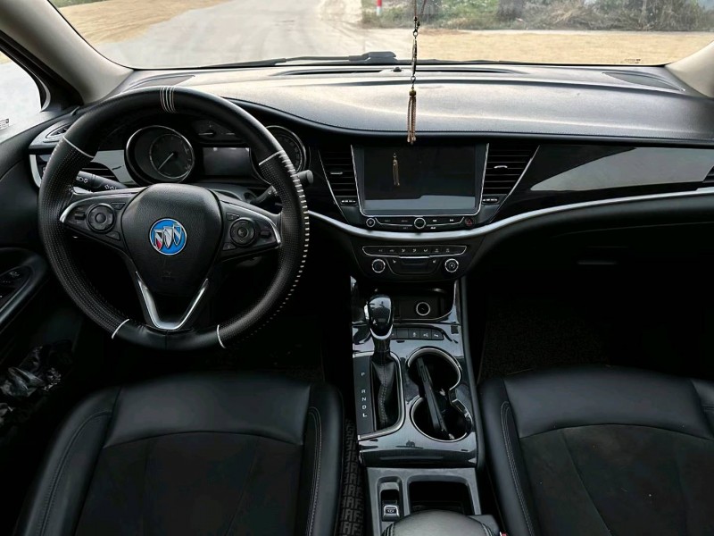 徐州16年别克威朗5