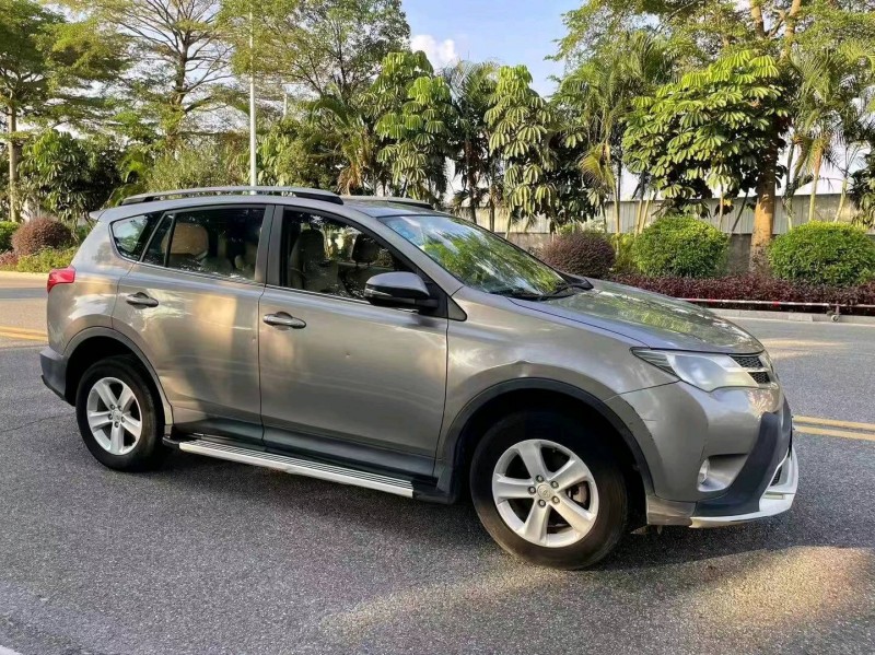 汕头14年丰田RAV42