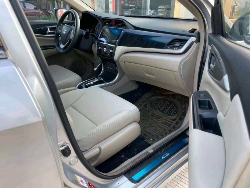 珠海13年本田凌派8