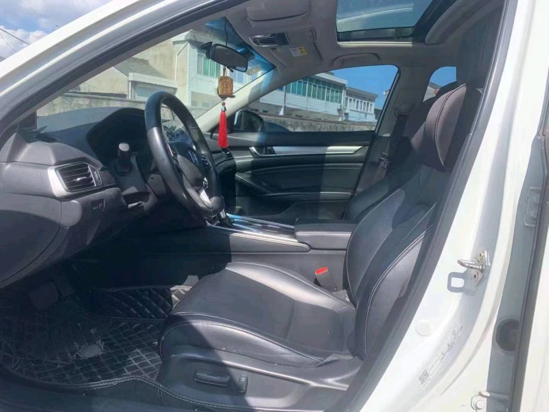 嘉兴19年本田雅阁4