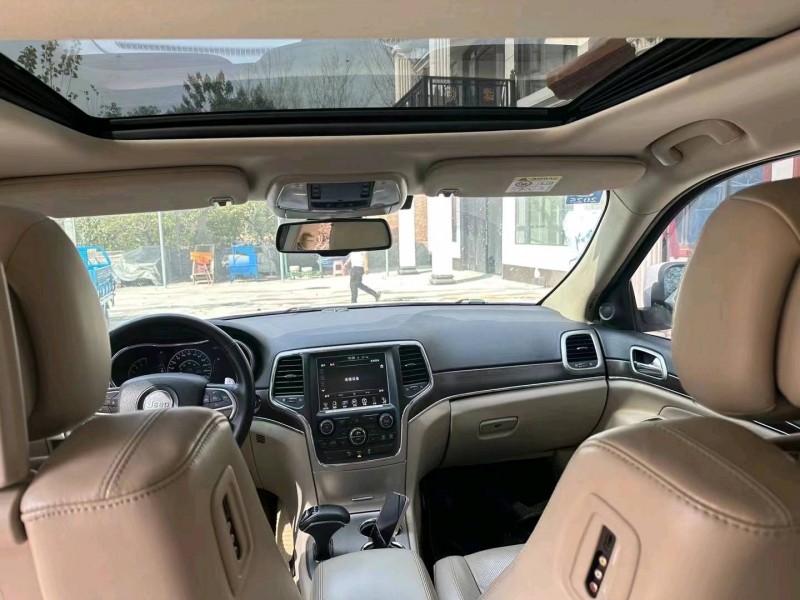 合肥17年Jeep大切諾基5