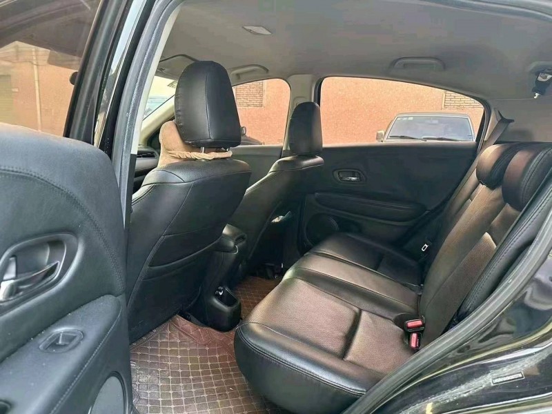 珠海17年本田缤智4