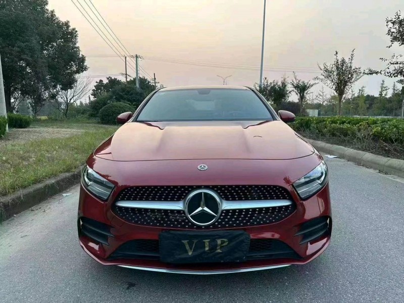常州19年奔驰A1