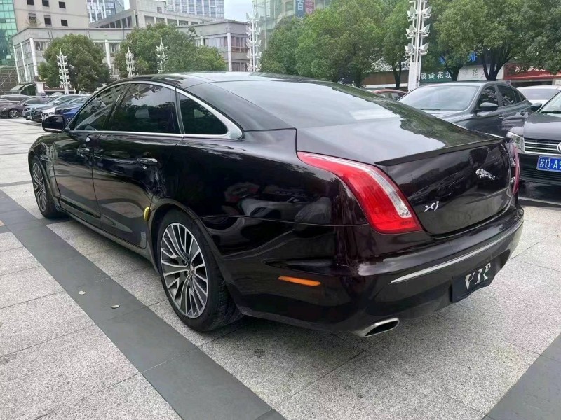 常州12年捷豹XJL8