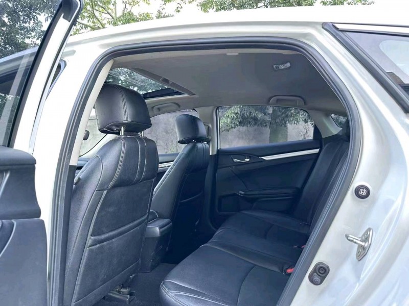 珠海17年本田思域4