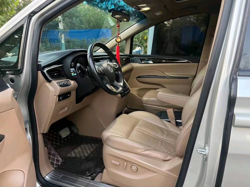 徐州19年别克GL86