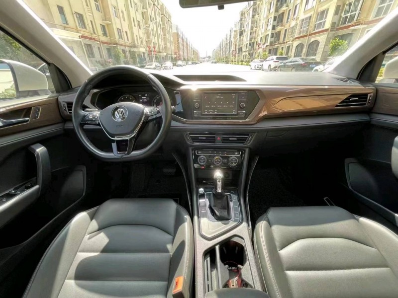 保定19年大众途岳6