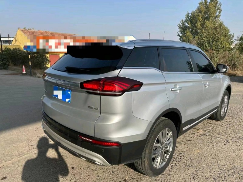 东营21年吉利博越8
