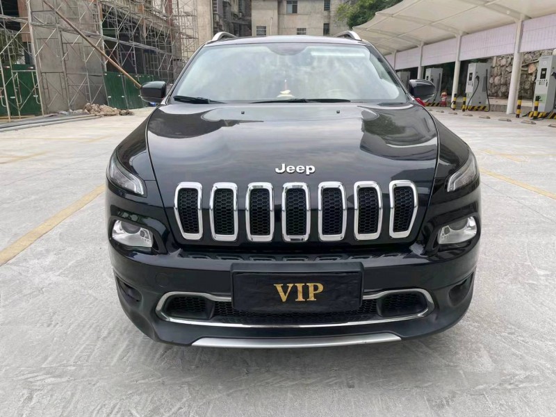 衡阳19年Jeep自由光1