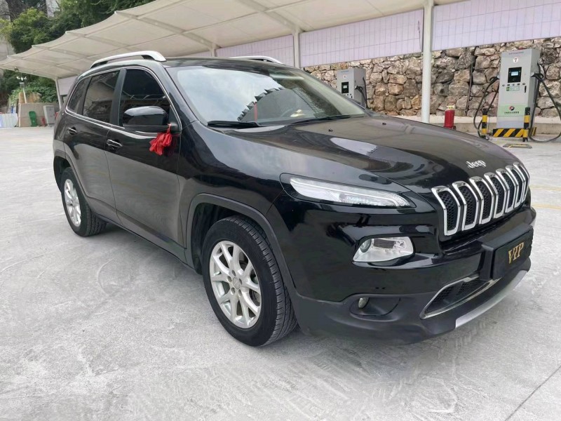 衡阳19年Jeep自由光2