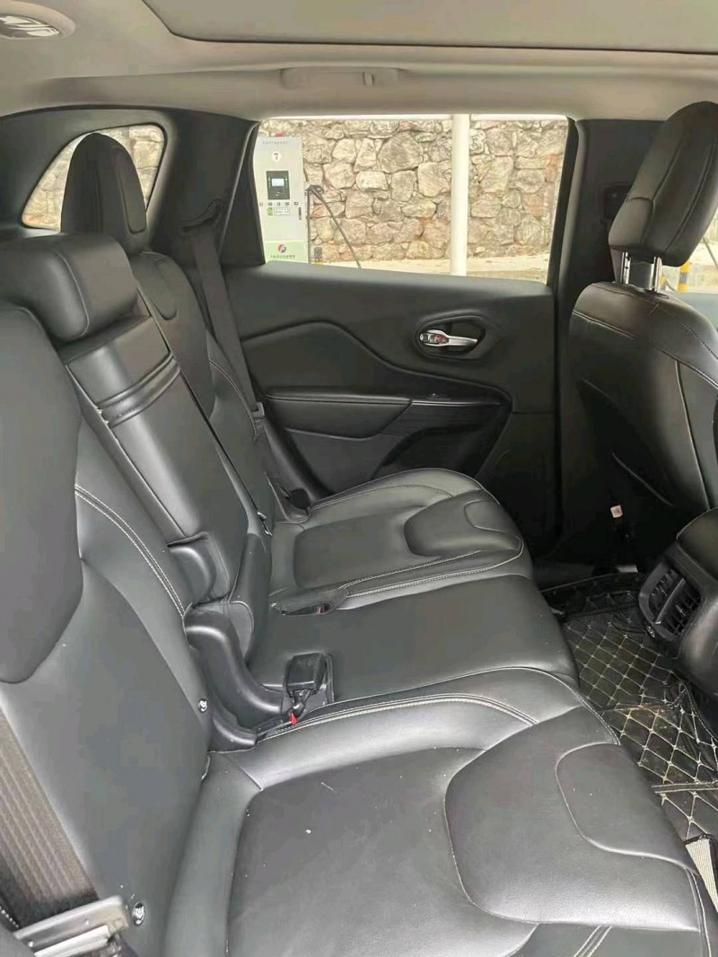 衡阳19年Jeep自由光8