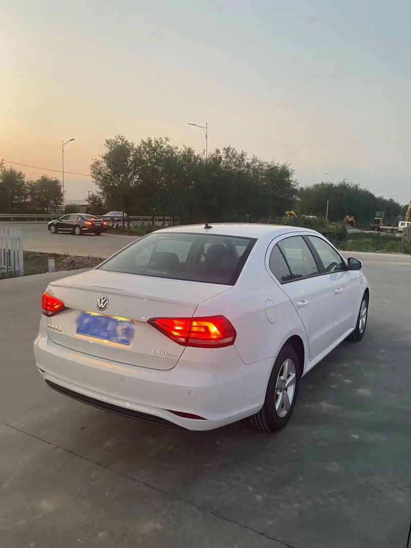 济宁23年大众朗逸8