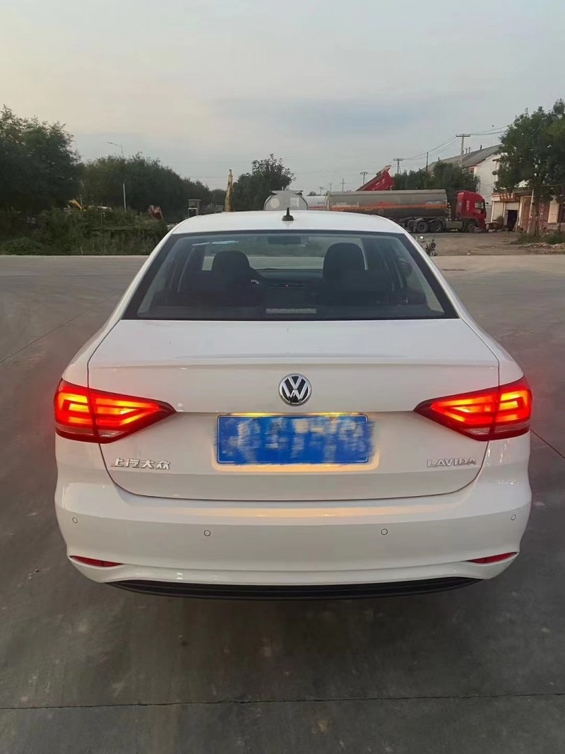 济宁23年大众朗逸9