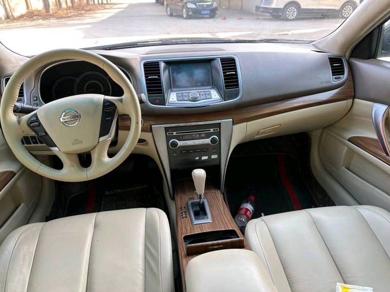 保定12年日产天籁7