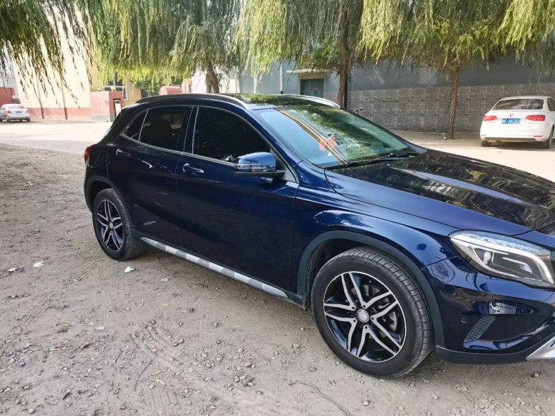 保定15年奔驰GLA2