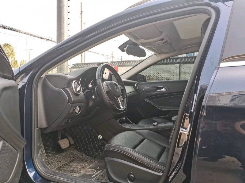 保定15年奔驰GLA4