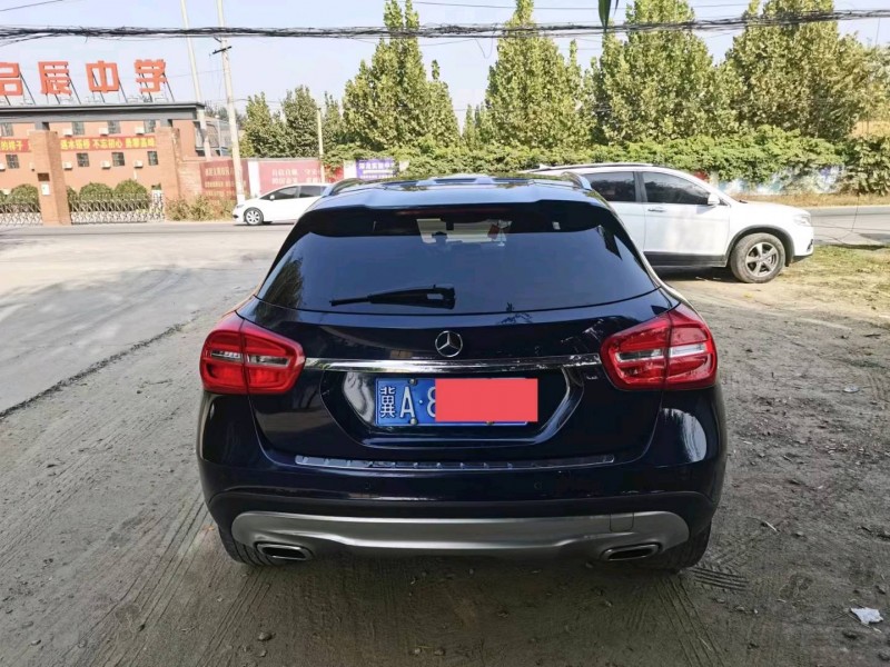 保定15年奔驰GLA8