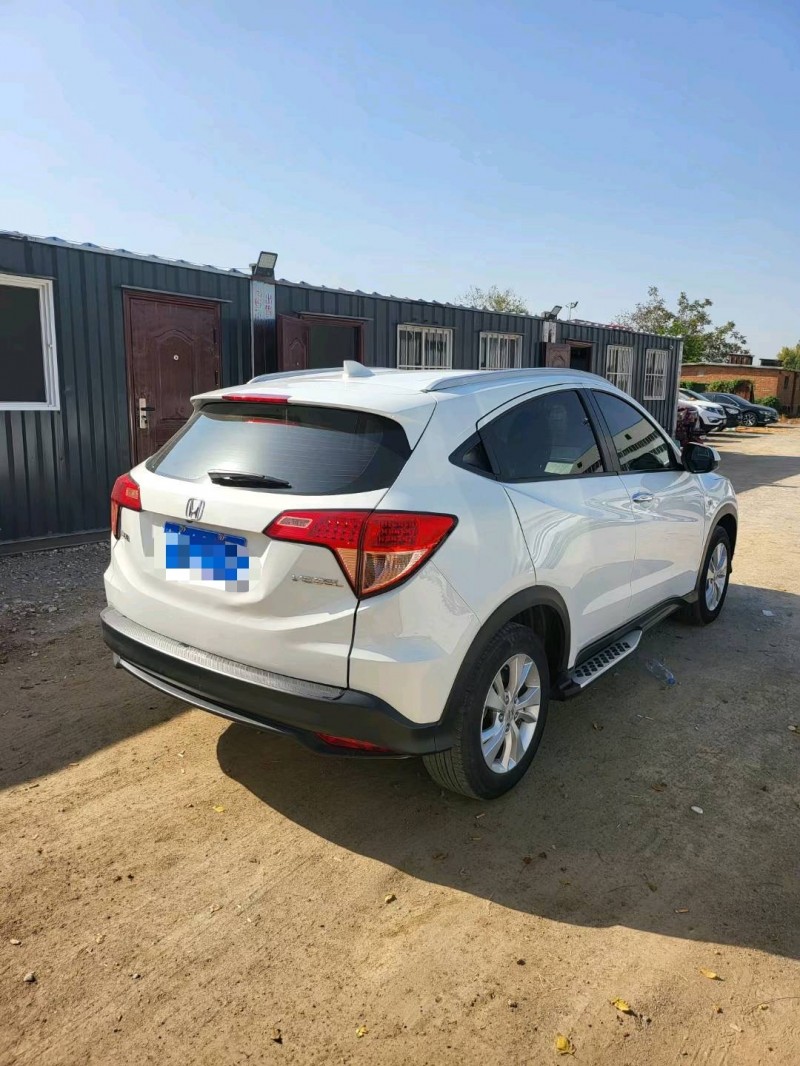 保定18年本田缤智8