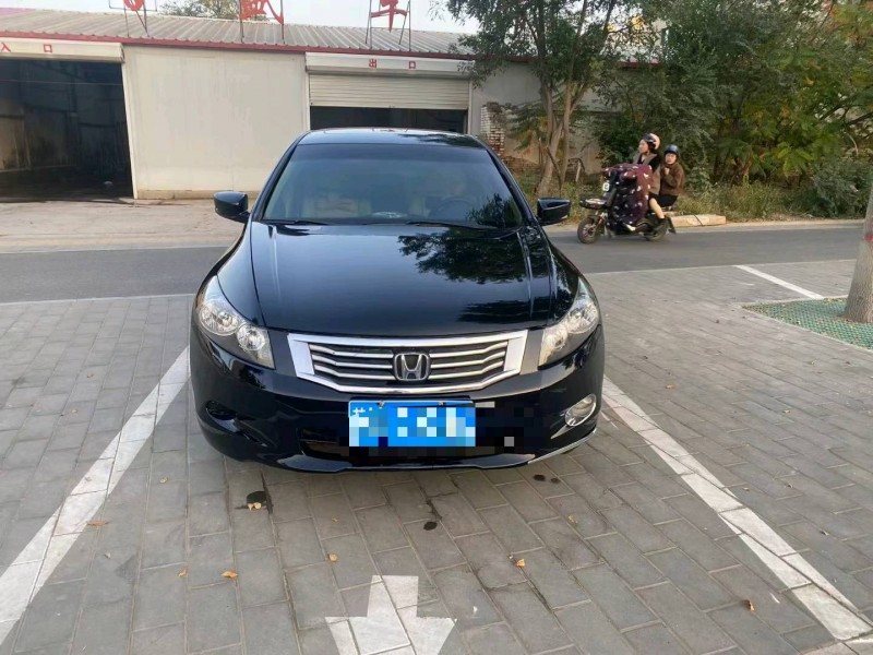 保定10年本田雅阁1