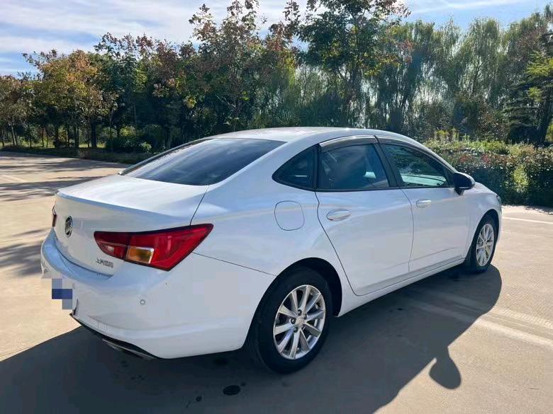 盐城17年别克威朗5