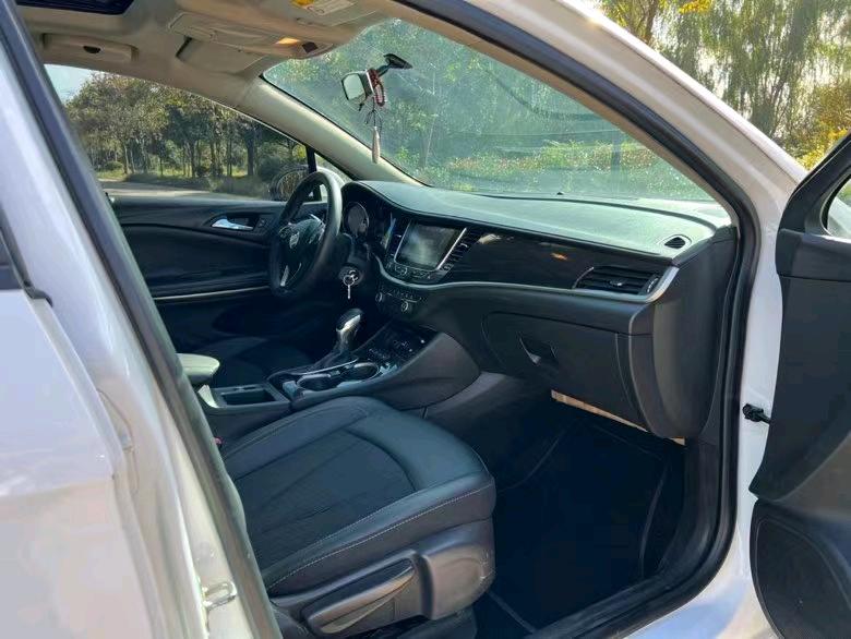 盐城17年别克威朗6