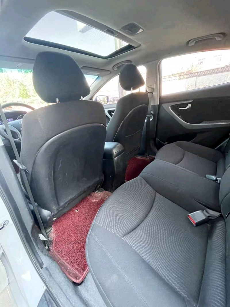 保定15年现代朗动8