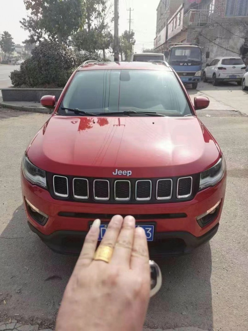 济宁17年Jeep指南者1