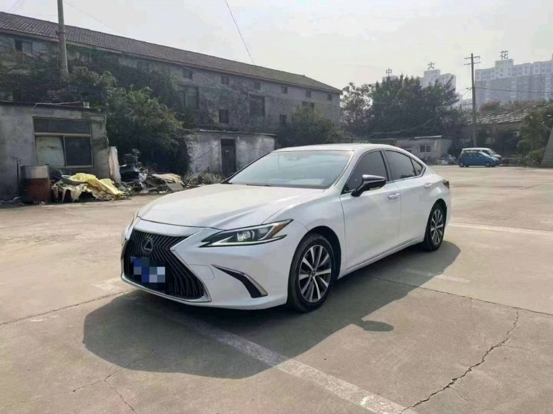 东营20年雷克萨斯ES8