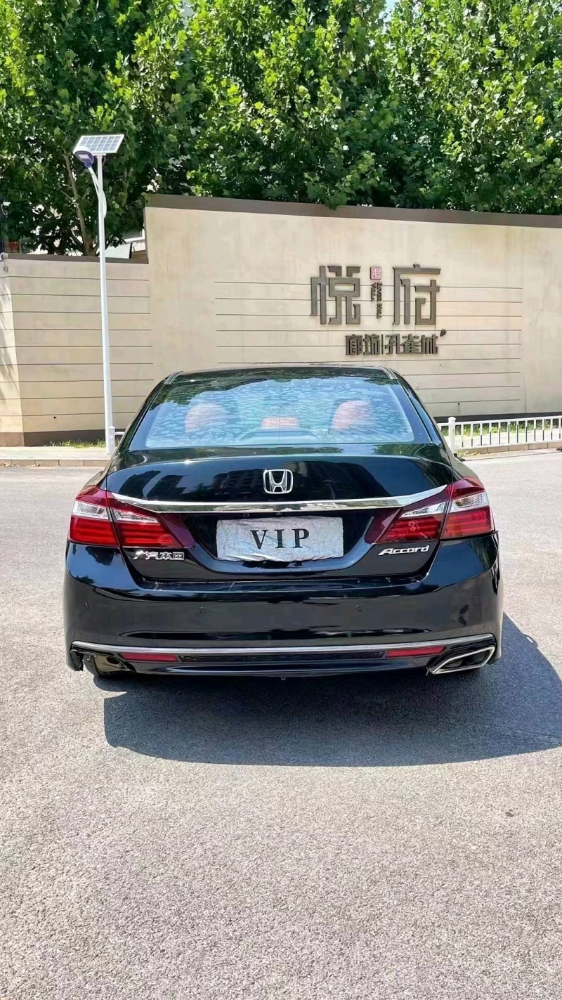 廊坊17年本田雅阁9