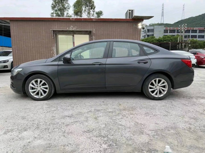 珠海17年别克威朗3