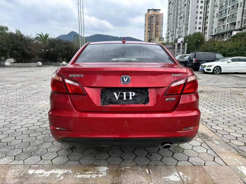 重庆17年长安汽车逸动5