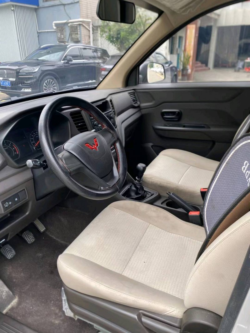 中山22年五菱汽車宏光8