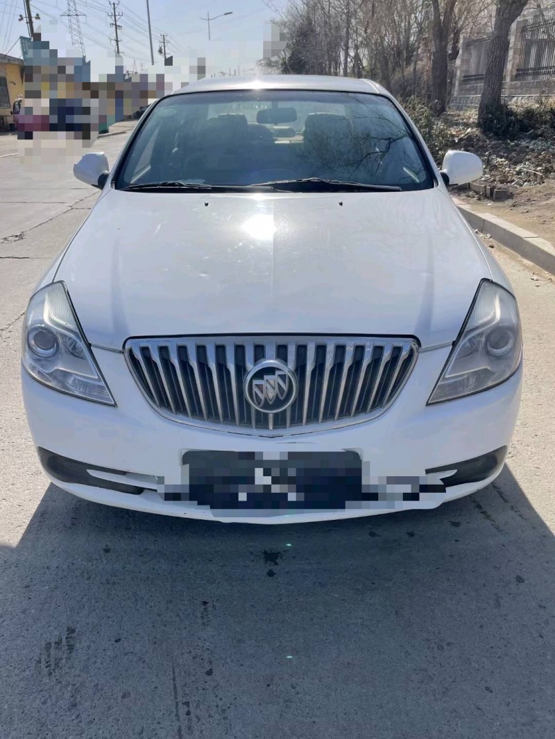 临沂16年别克凯越1