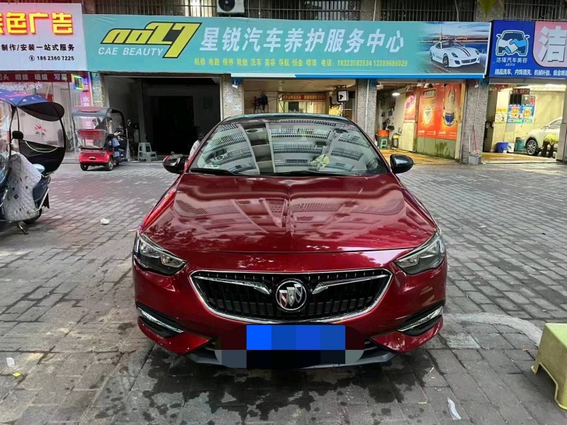 重庆18年别克君威1