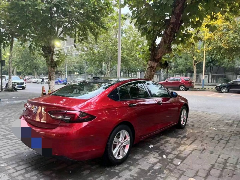 重庆18年别克君威6