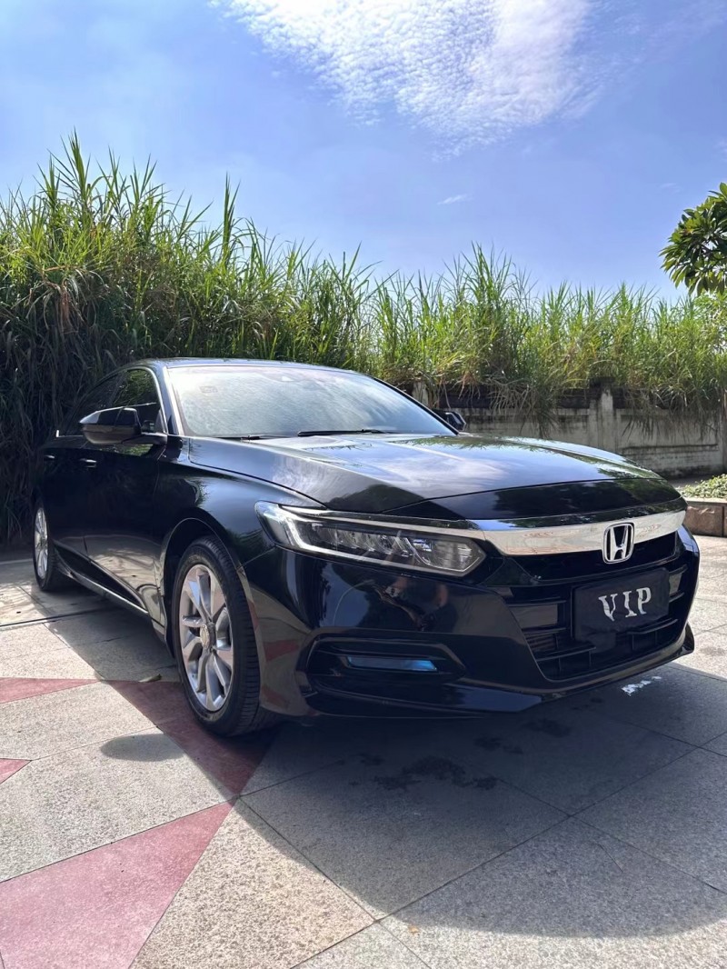 东莞18年本田雅阁3