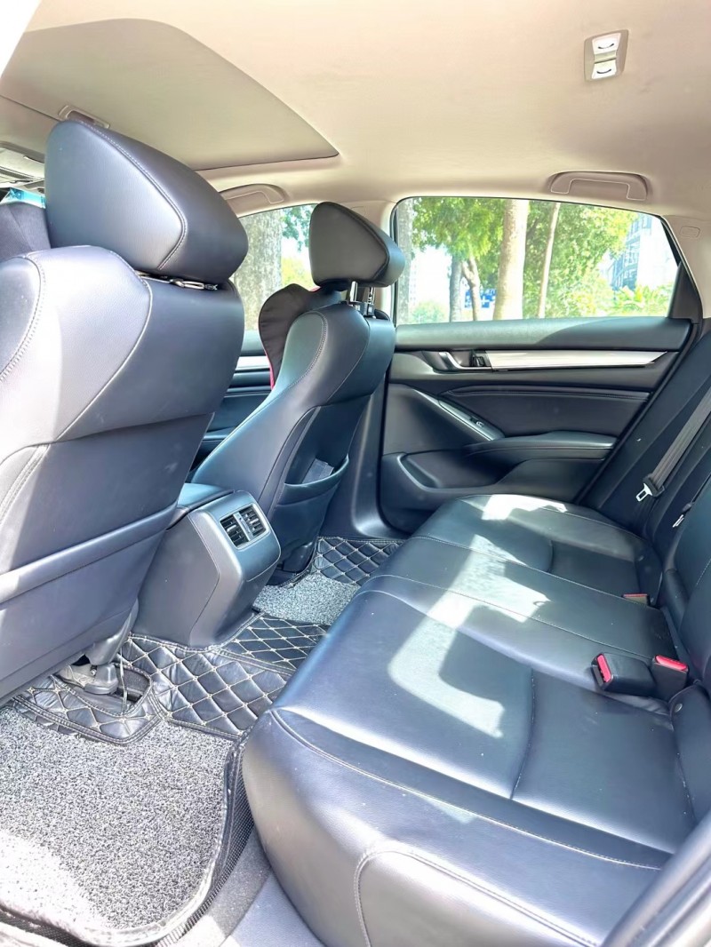 东莞18年本田雅阁8