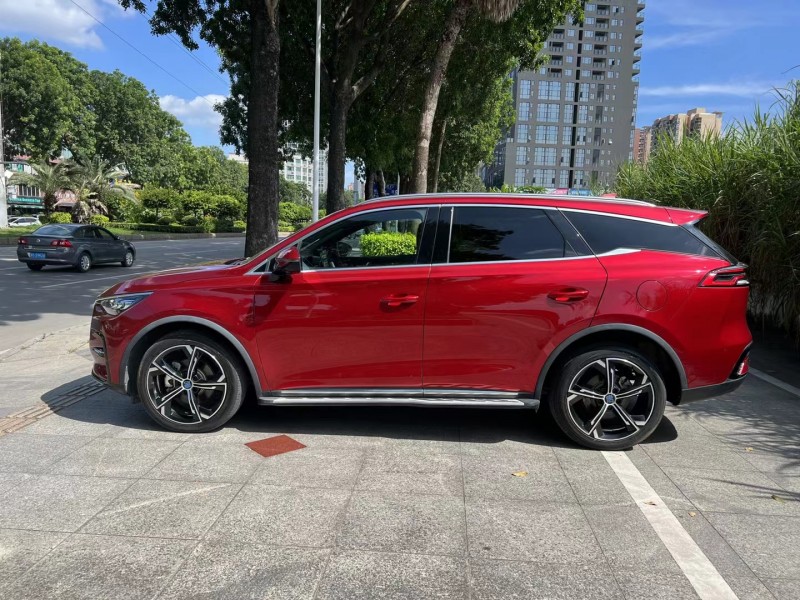 东莞22年比亚迪唐5