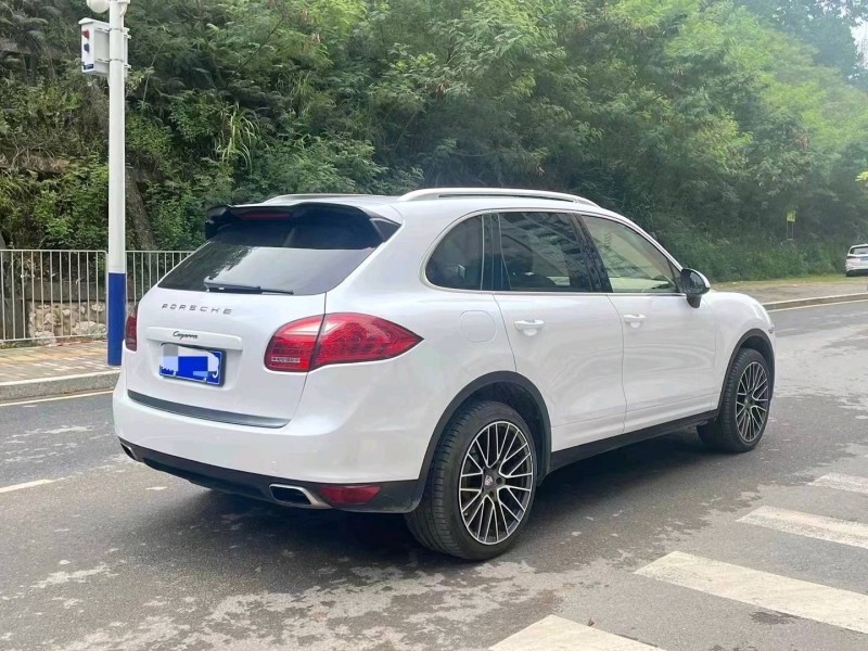 深圳13年保时捷卡宴9