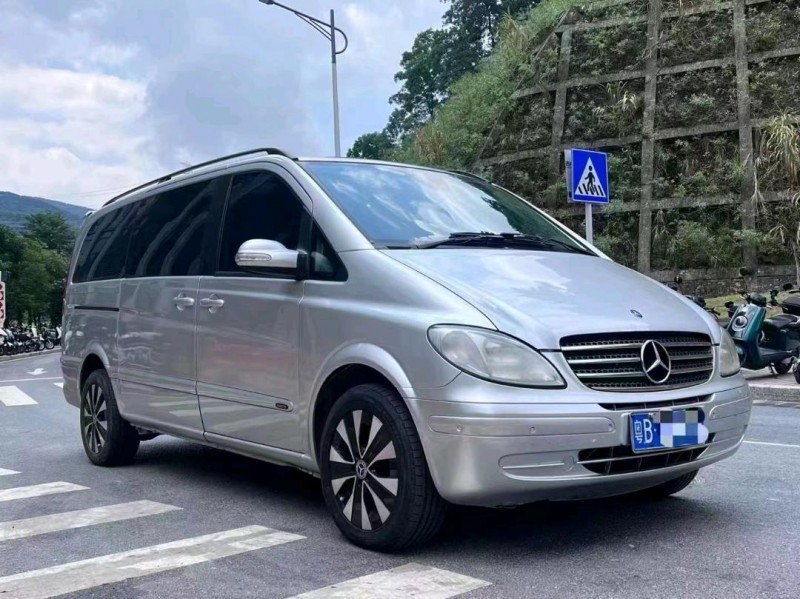 深圳10年奔驰唯雅诺2