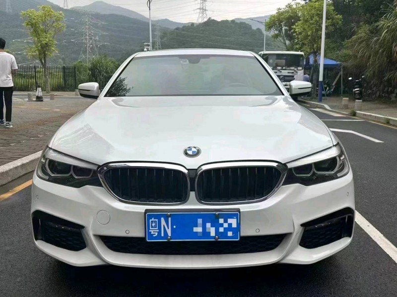 深圳17年宝马5系1